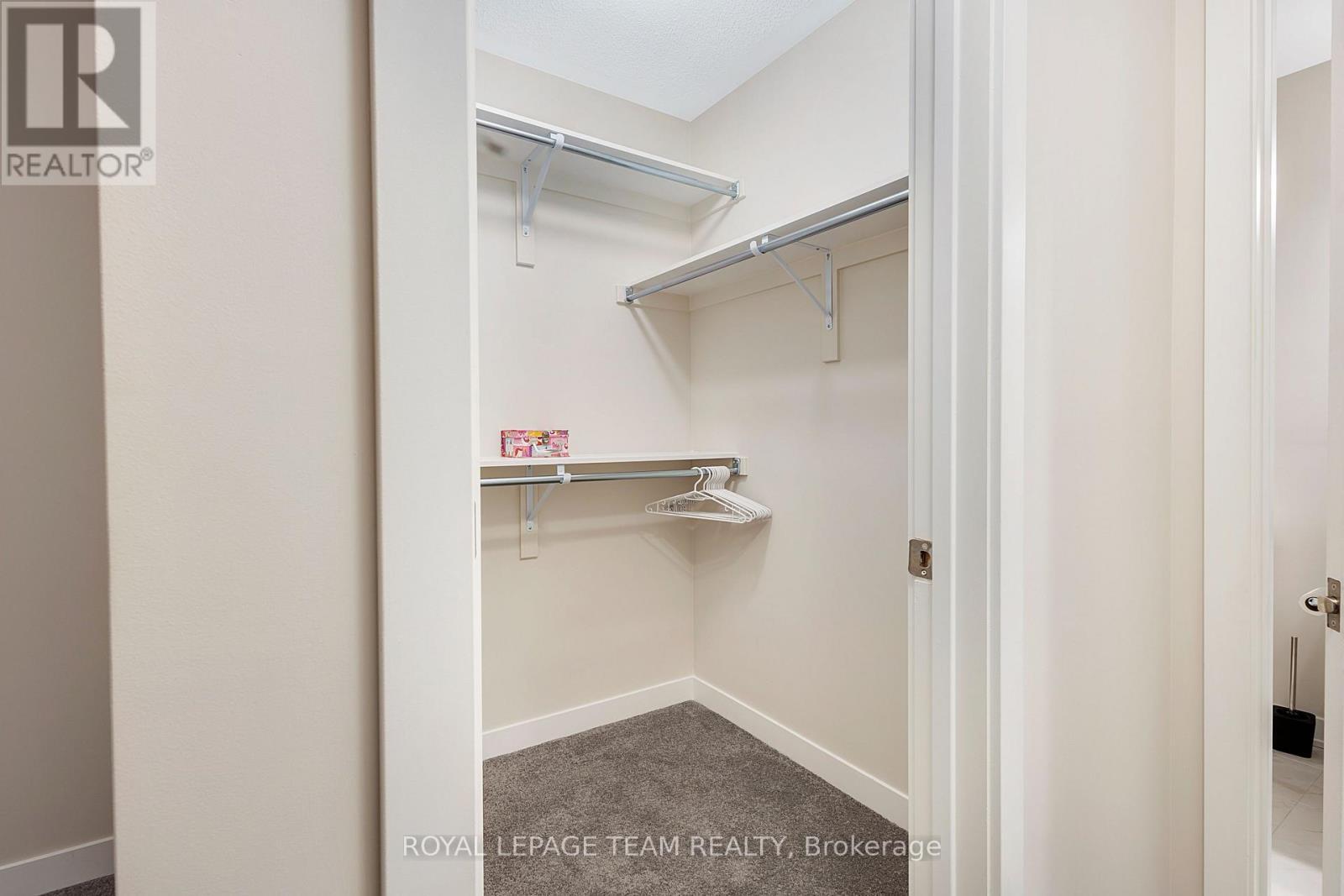 












804 PARNIAN PRIVATE

,
Ottawa,




Ontario
K2J7K6

