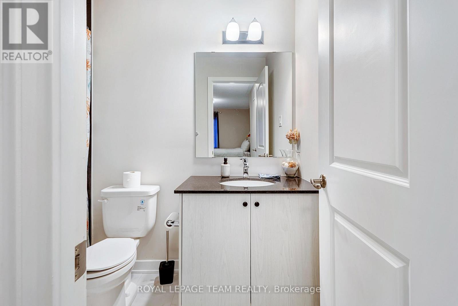 












804 PARNIAN PRIVATE

,
Ottawa,




Ontario
K2J7K6

