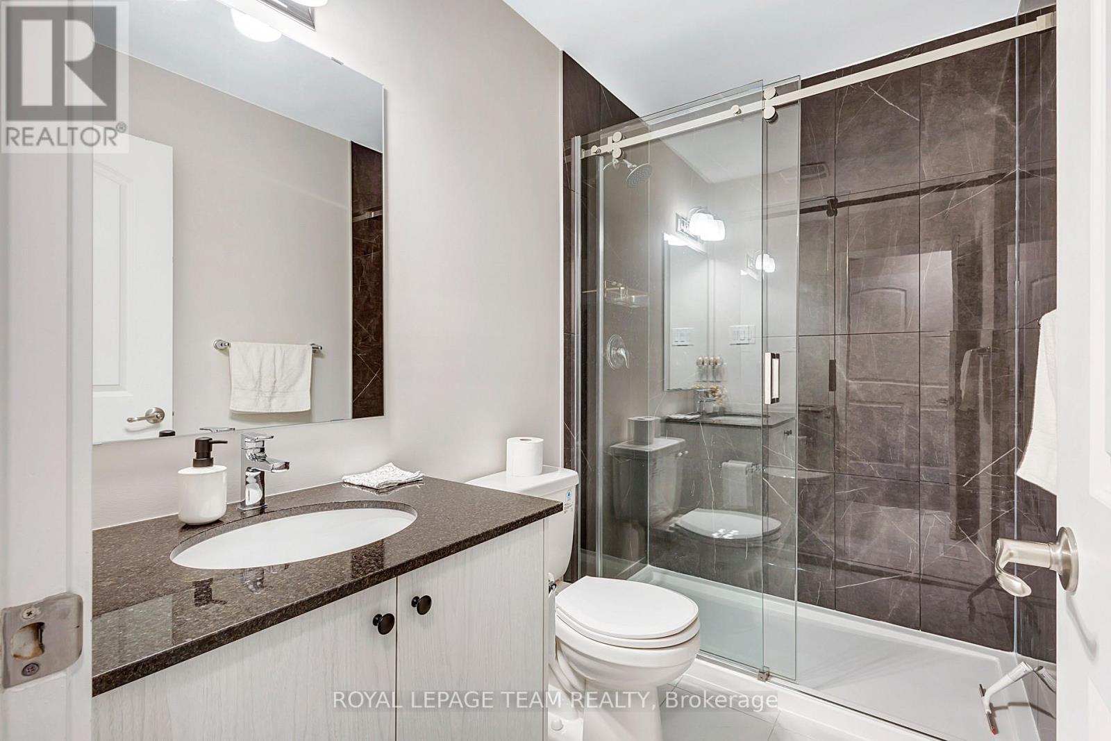 












804 PARNIAN PRIVATE

,
Ottawa,




Ontario
K2J7K6

