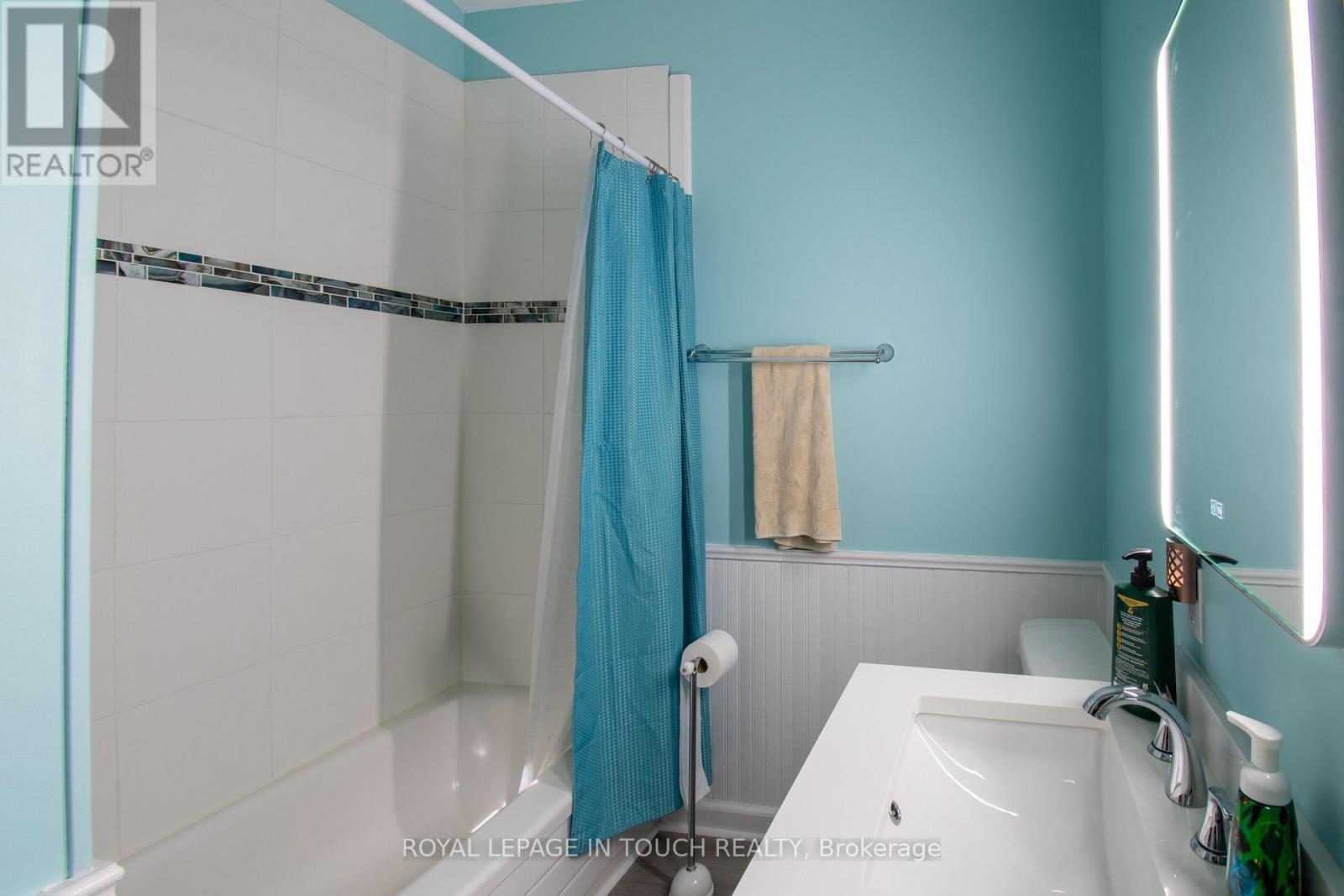 












64 WAHNEKEWENING DRIVE

,
Tiny,




Ontario
L0L2J0

