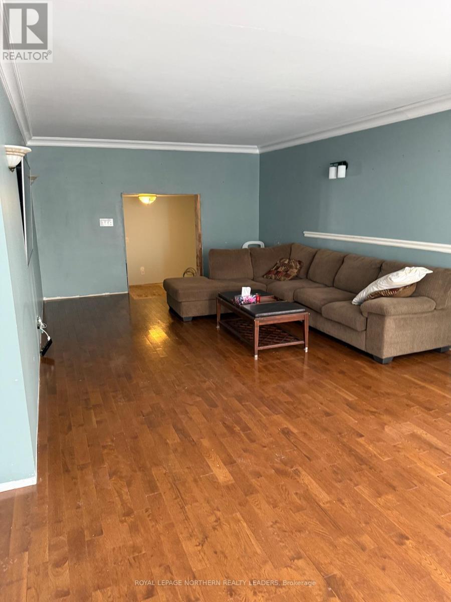 












373 COMMERCIAL AVENUE

,
Timmins (TS - SW),




Ontario
P4N2X8

