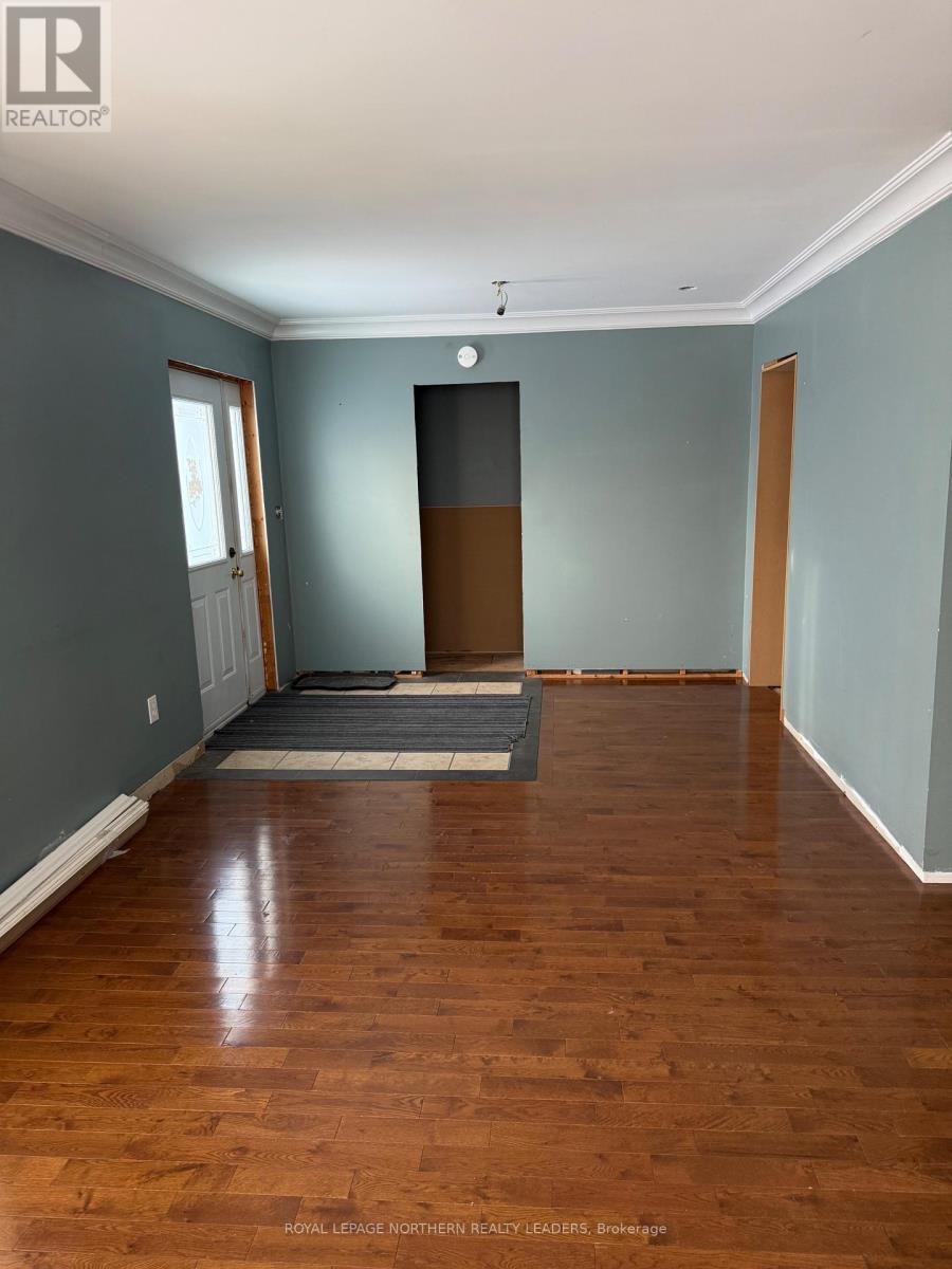 












373 COMMERCIAL AVENUE

,
Timmins (TS - SW),




Ontario
P4N2X8

