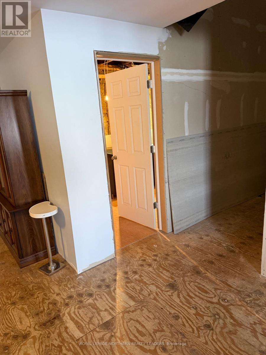 












373 COMMERCIAL AVENUE

,
Timmins (TS - SW),




Ontario
P4N2X8

