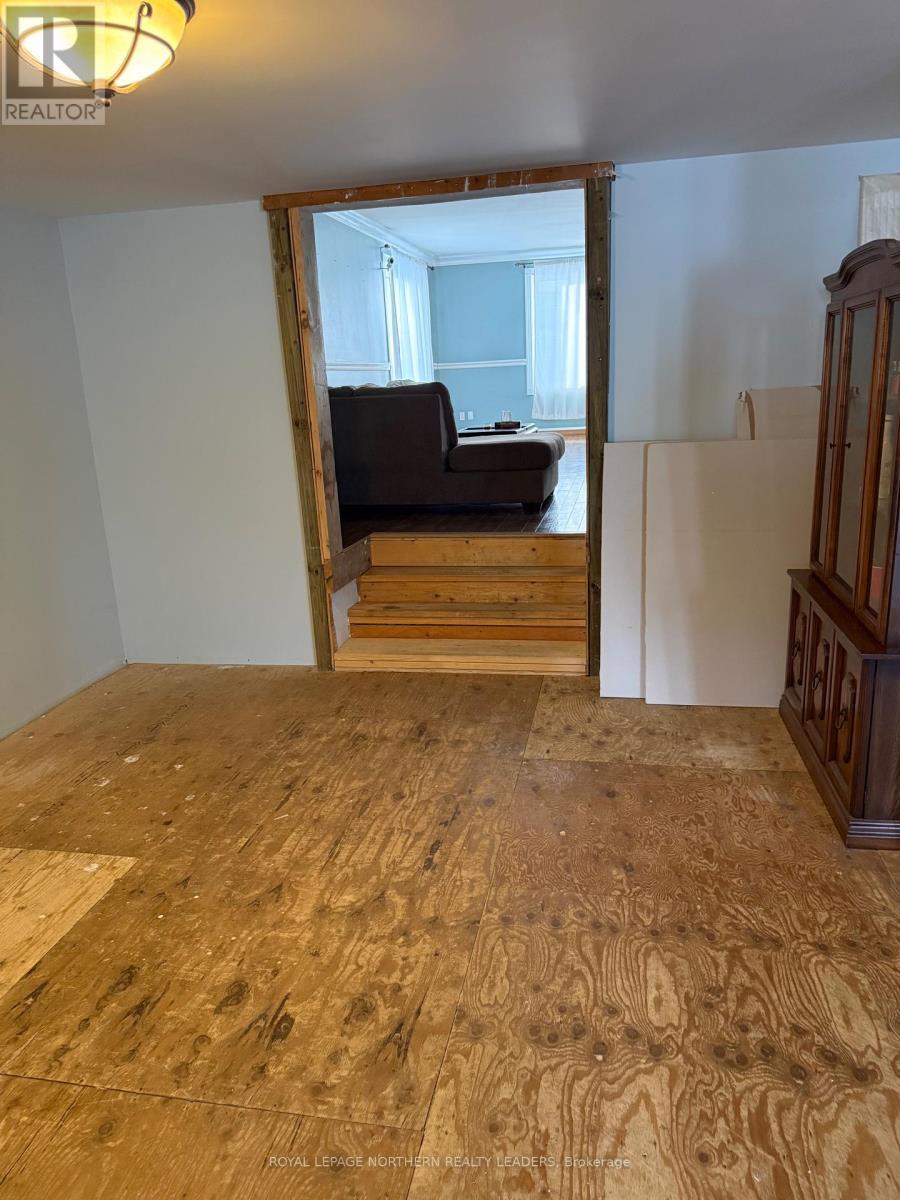 












373 COMMERCIAL AVENUE

,
Timmins (TS - SW),




Ontario
P4N2X8

