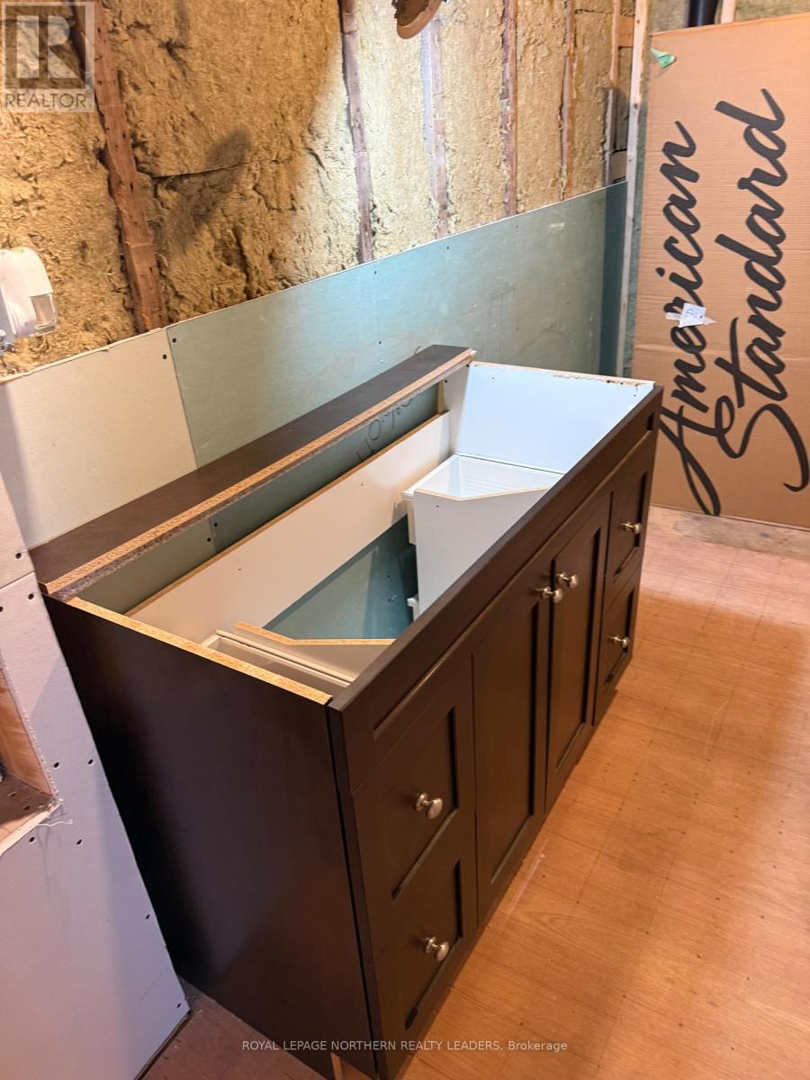 












373 COMMERCIAL AVENUE

,
Timmins (TS - SW),




Ontario
P4N2X8

