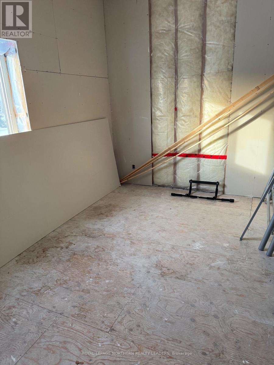 












373 COMMERCIAL AVENUE

,
Timmins (TS - SW),




Ontario
P4N2X8

