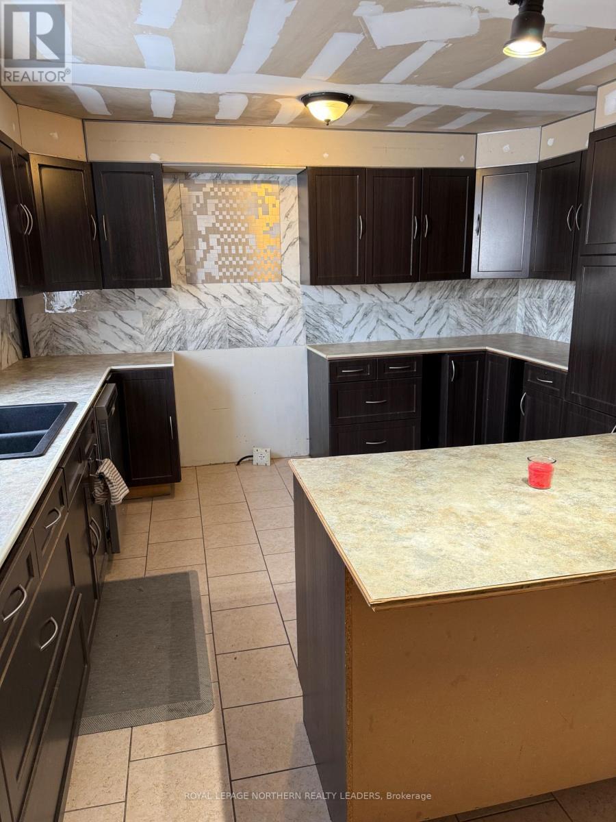 












373 COMMERCIAL AVENUE

,
Timmins (TS - SW),




Ontario
P4N2X8

