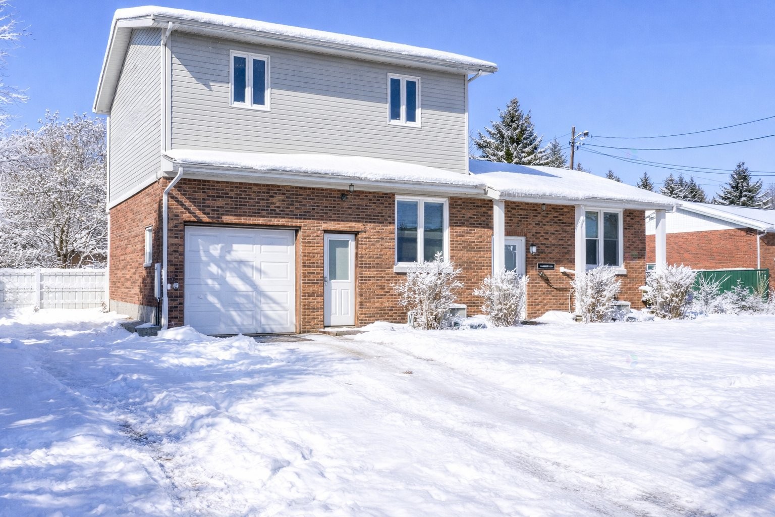 









641


207e Avenue

,
Shawinigan,




QC
G9T3M2

