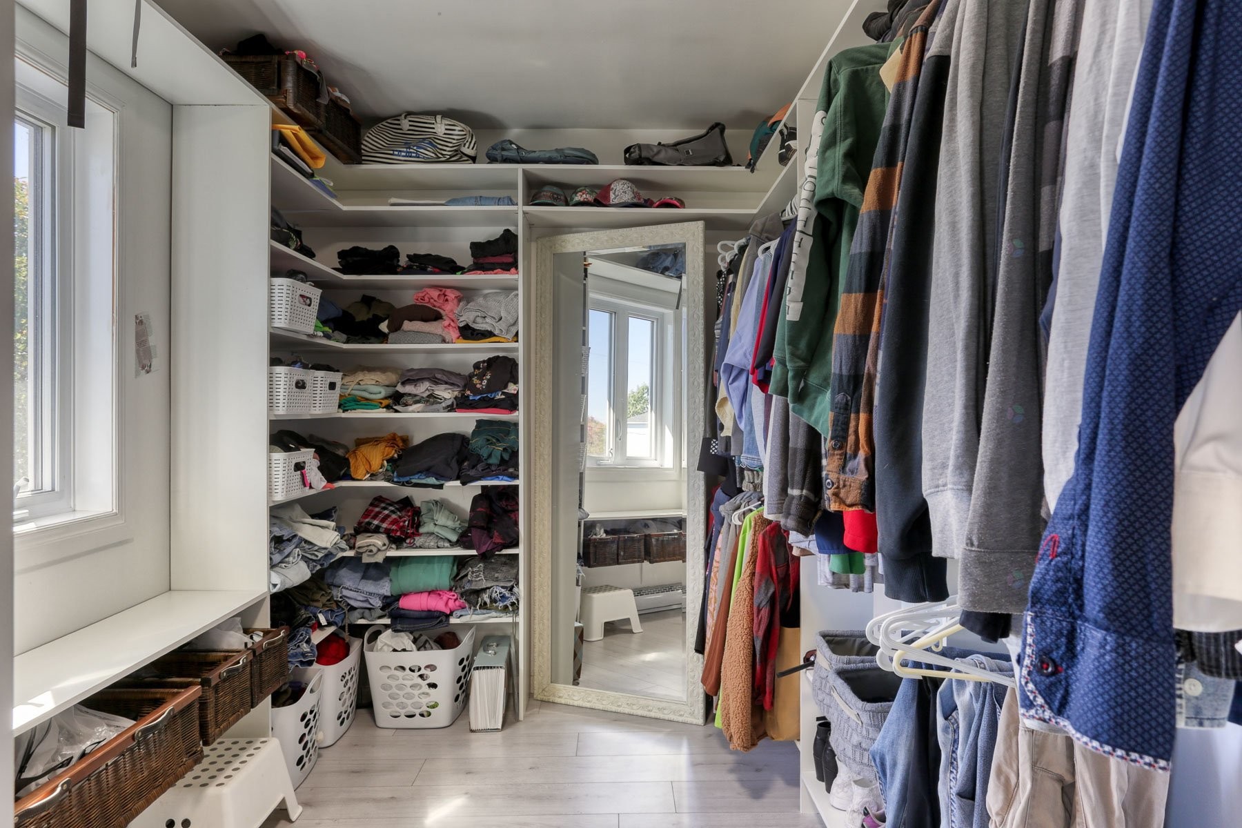 









641


207e Avenue

,
Shawinigan,




QC
G9T3M2

