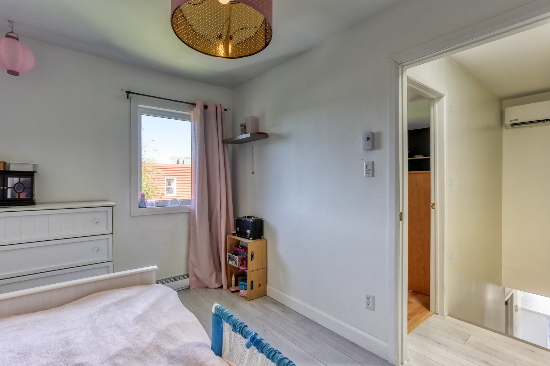 









641


207e Avenue

,
Shawinigan,




QC
G9T3M2

