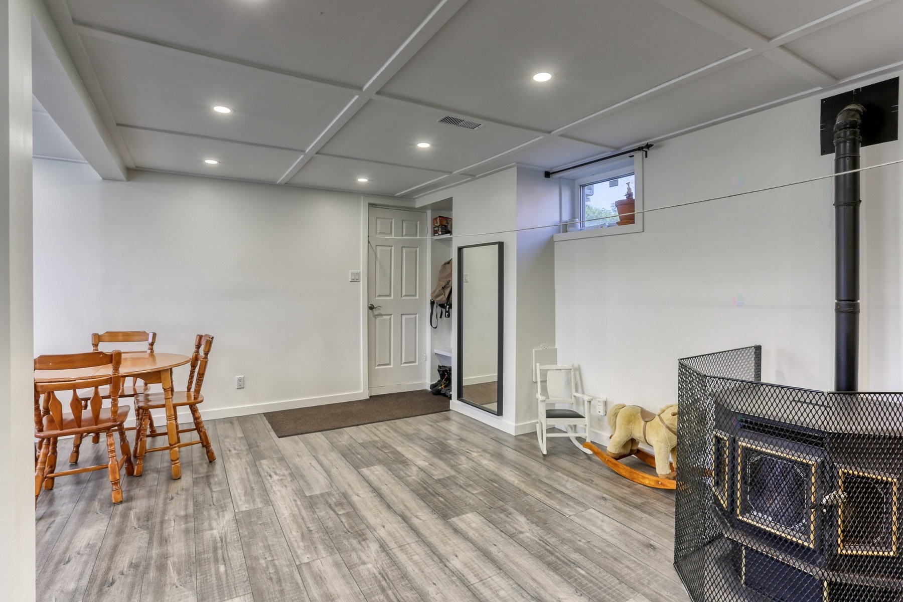 









641


207e Avenue

,
Shawinigan,




QC
G9T3M2

