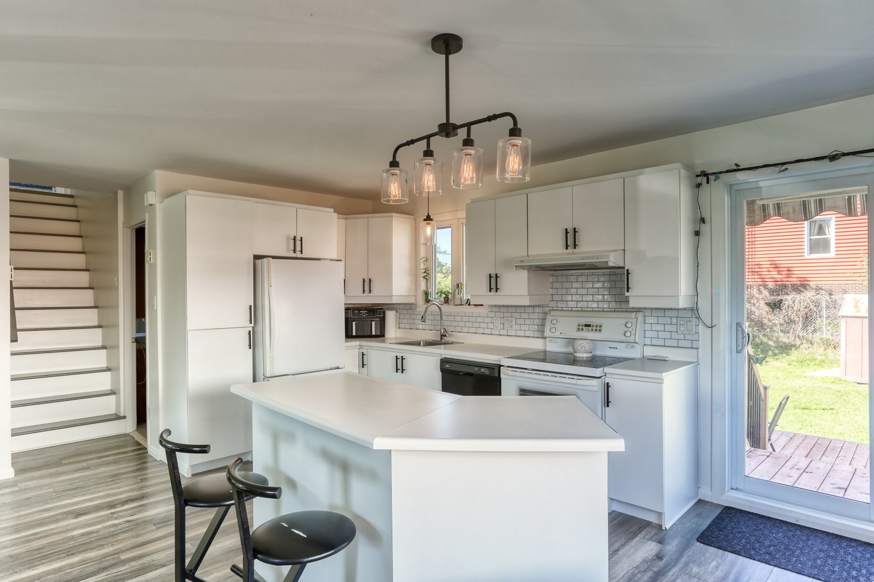 









641


207e Avenue

,
Shawinigan,




QC
G9T3M2

