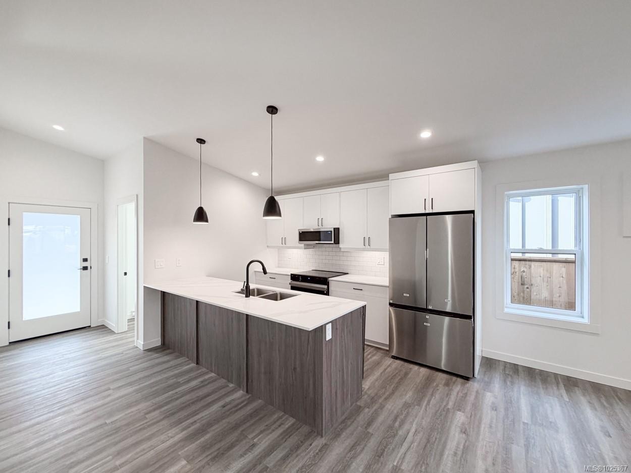 









3025


Royston

Rd, 17,
Cumberland,




BC
V0R 1S0

