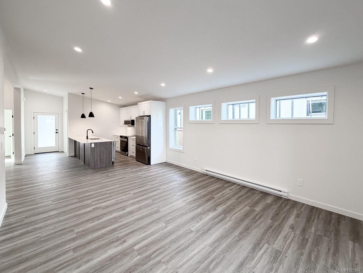 









3025


Royston

Rd, 17,
Cumberland,




BC
V0R 1S0

