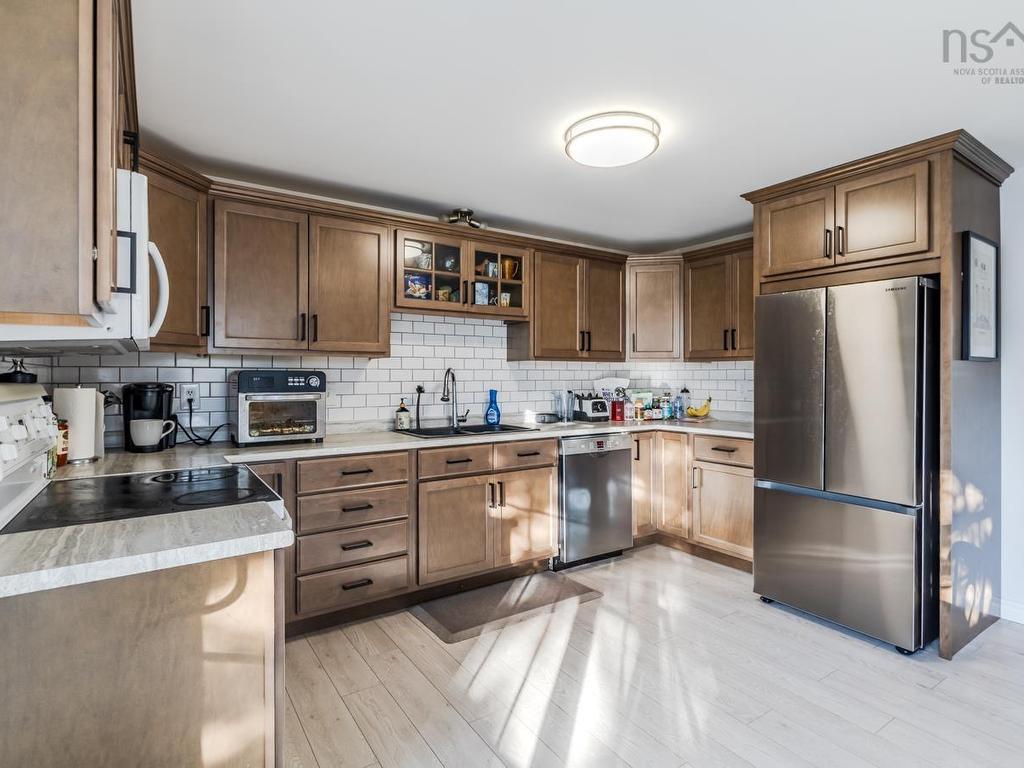 












21 Heritage Place

,
Truro,




NS
B2N 6J4

