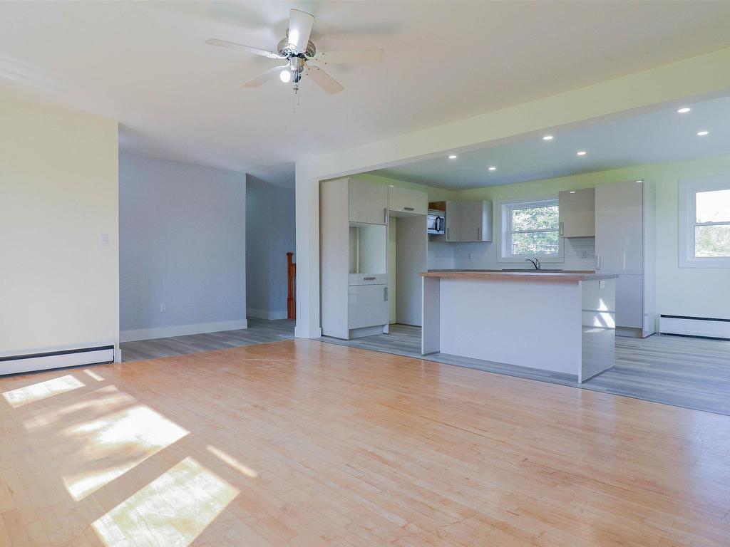 












6 Dairy Lane

,
Stratford,




PE
C1C 0B7


