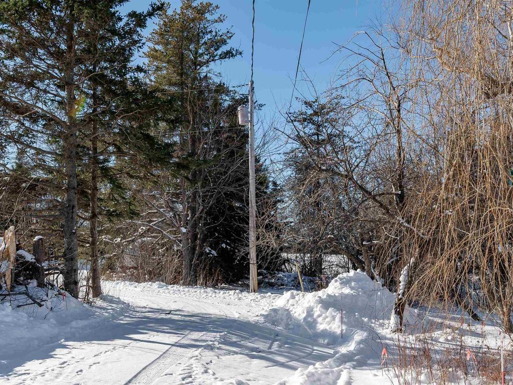 












1407 North Shore Road

,
North Shore,




NS
B0K 1E0

