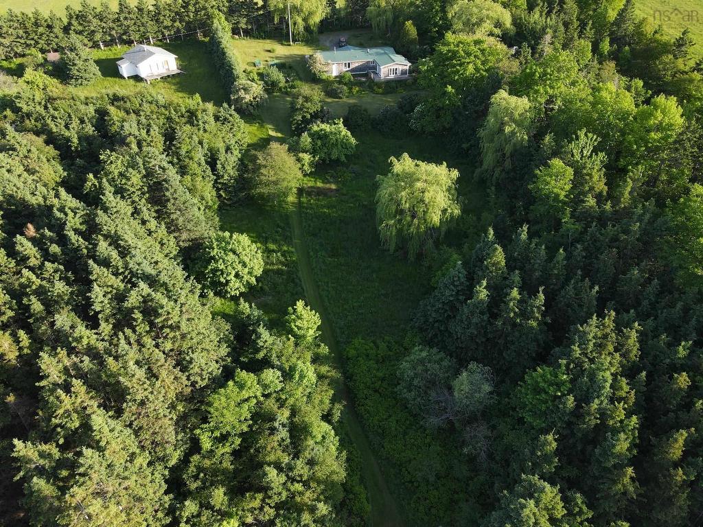 












1407 North Shore Road

,
North Shore,







NS
B0K 1E0

