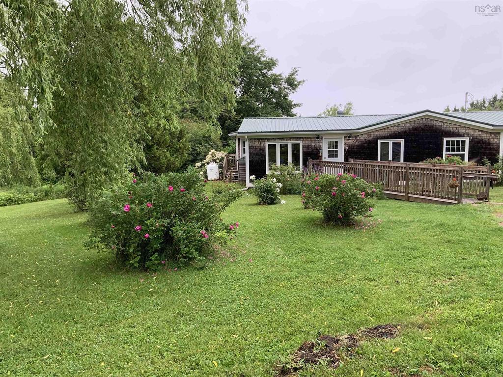 












1407 North Shore Road

,
North Shore,







NS
B0K 1E0

