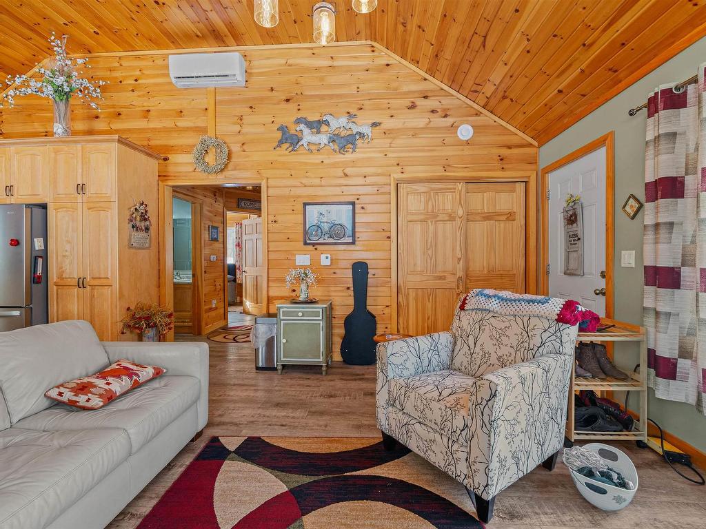 












61 10 Sunshine Lane

,
Vaughan,




NS
B0N 2T0

