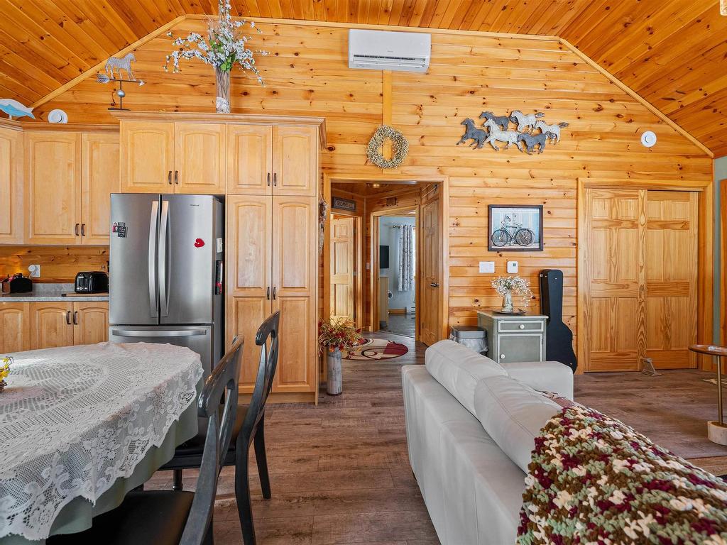 












61 10 Sunshine Lane

,
Vaughan,




NS
B0N 2T0

