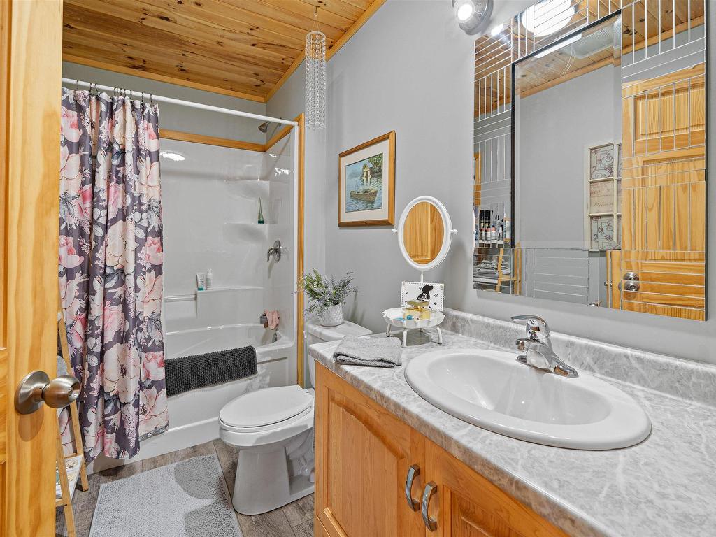 












61 10 Sunshine Lane

,
Vaughan,




NS
B0N 2T0

