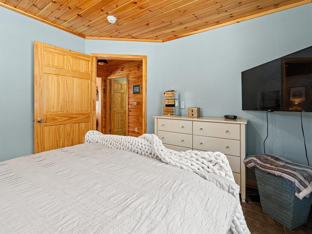 












61 10 Sunshine Lane

,
Vaughan,




NS
B0N 2T0

