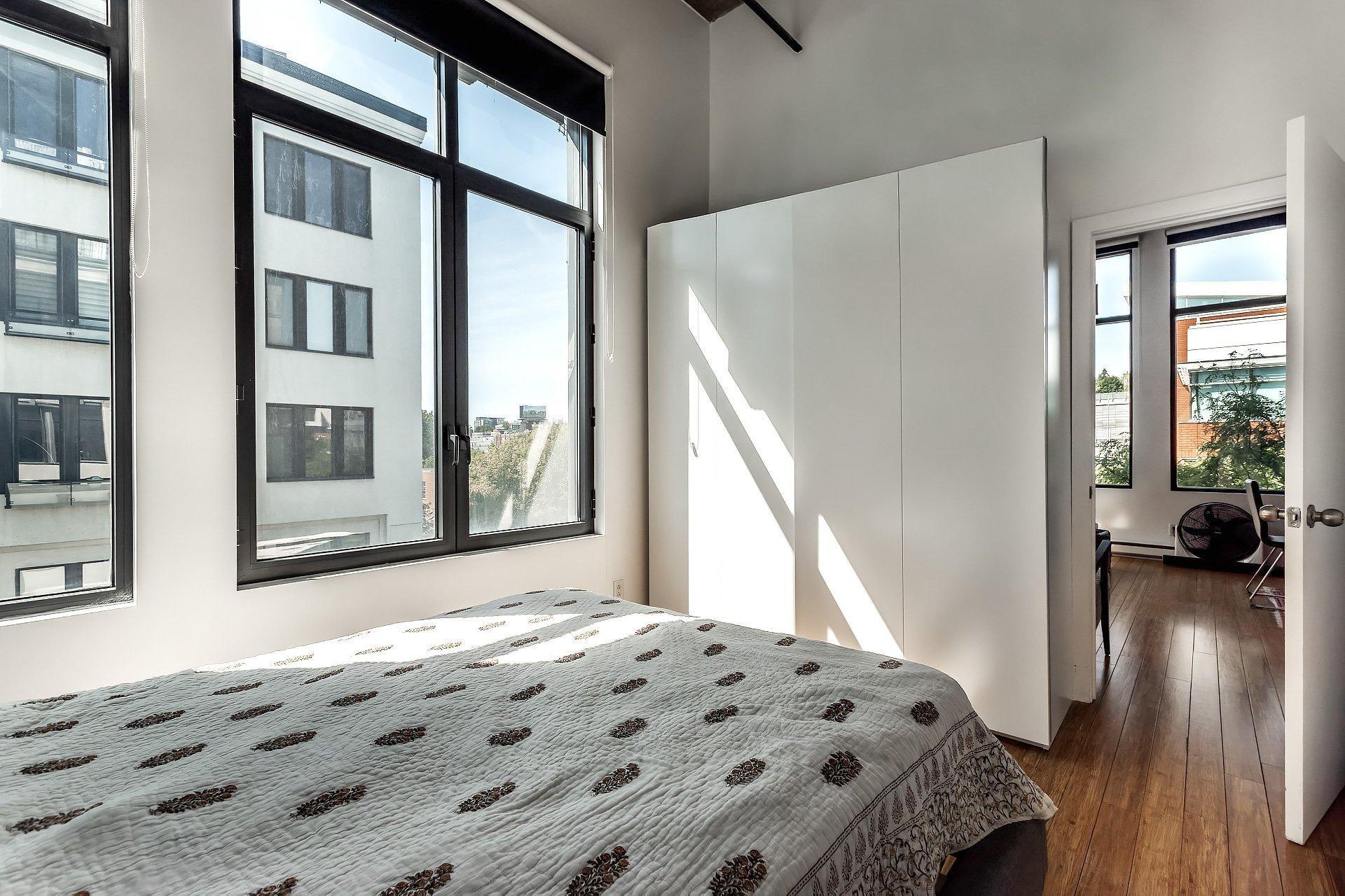 









3700


Rue St-Antoine O.

, 349,
Montréal (Le Sud-Ouest),




QC
H4C0B1

