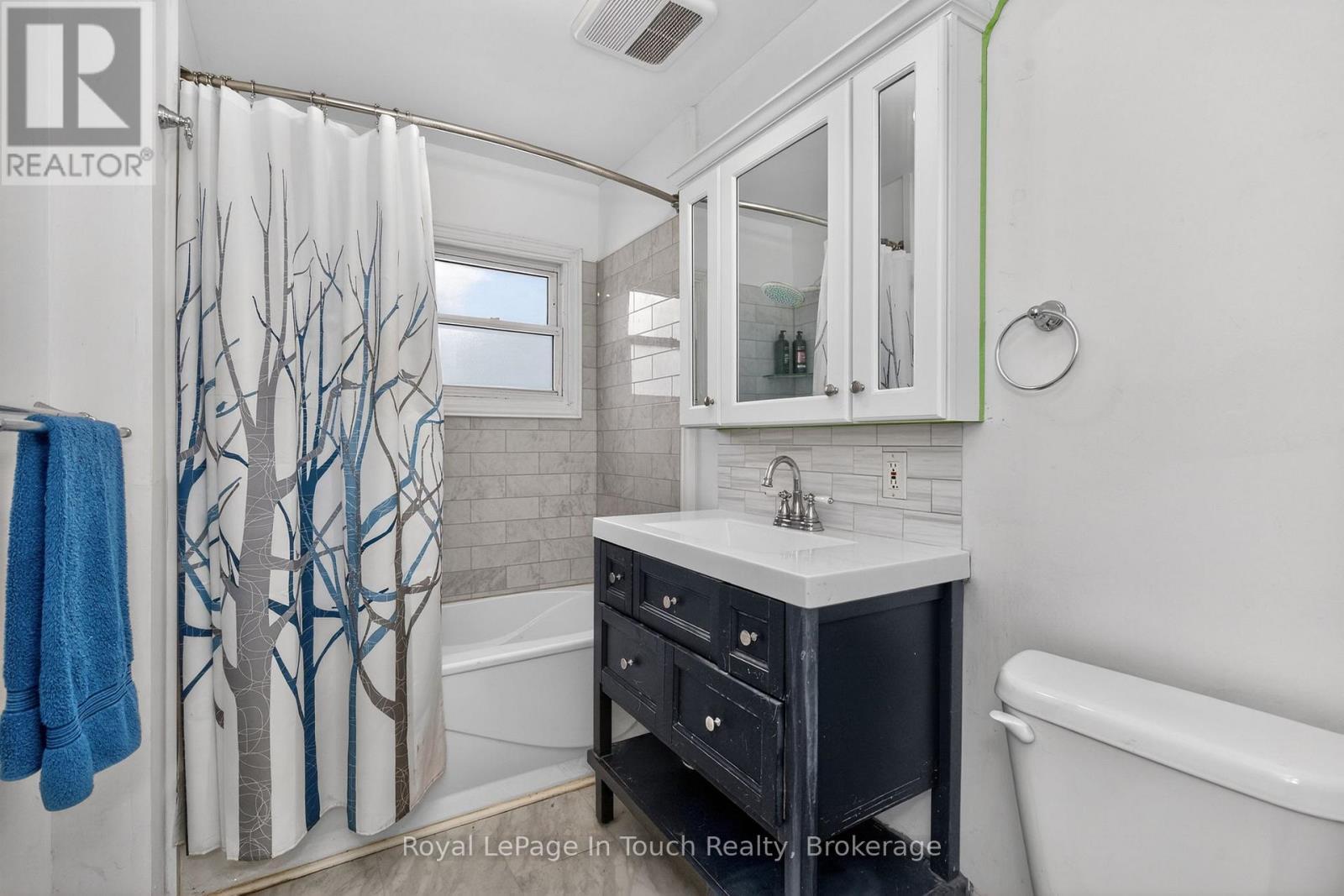 












167 TIMCOURT DRIVE

,
Tiny,




Ontario
L9M0B9

