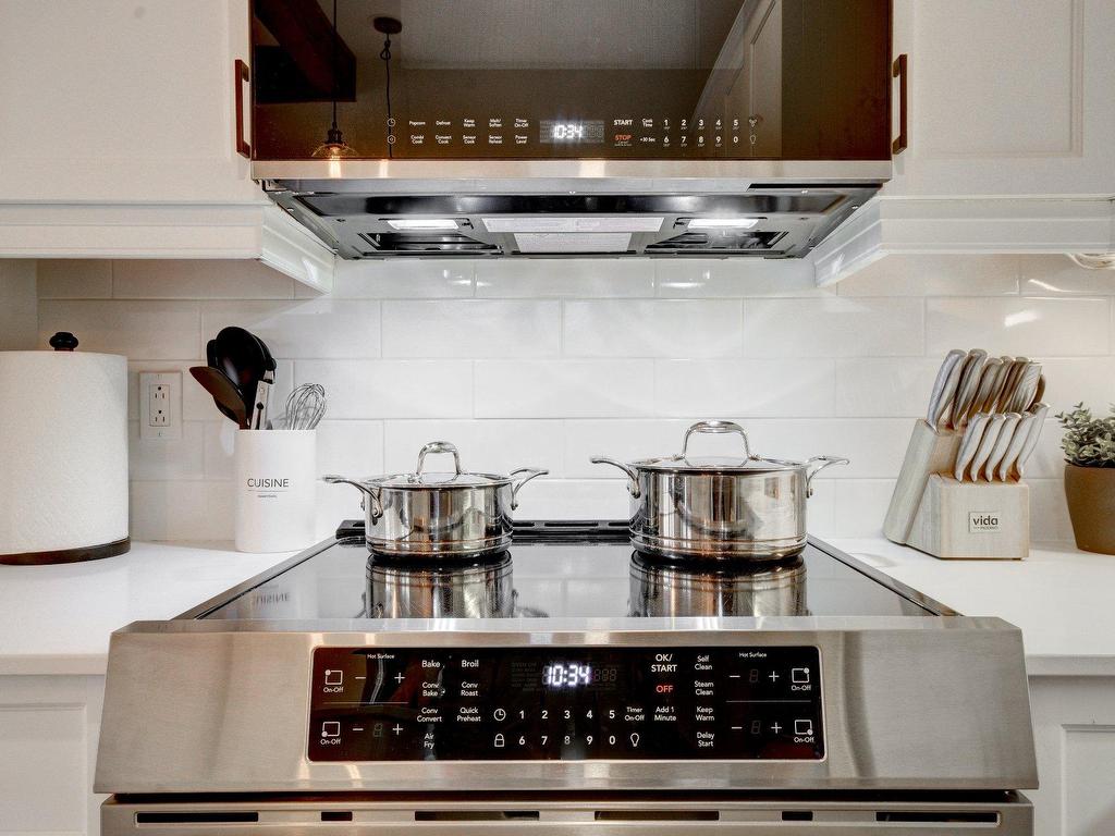 









147


Ch. de l'Érablière

,
Mont-Tremblant,




QC
J8E1H5

