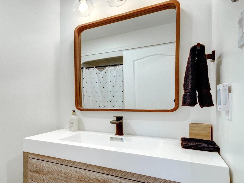 









147


Ch. de l'Érablière

,
Mont-Tremblant,




QC
J8E1H5

