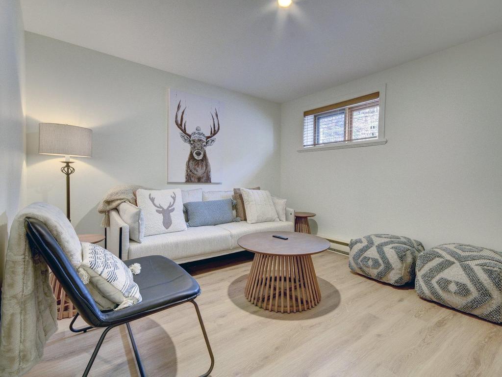 









147


Ch. de l'Érablière

,
Mont-Tremblant,




QC
J8E1H5

