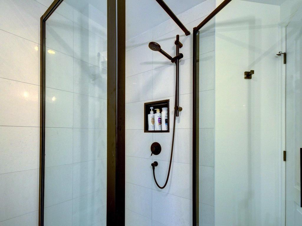 









147


Ch. de l'Érablière

,
Mont-Tremblant,




QC
J8E1H5

