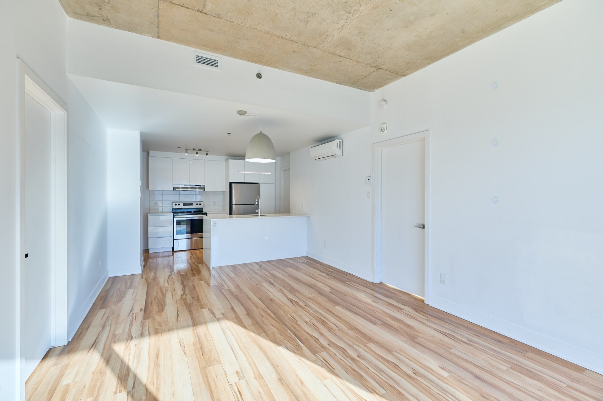 









205


Av. de l'Équinoxe

, 813,
Brossard,




QC
J4Z0P4

