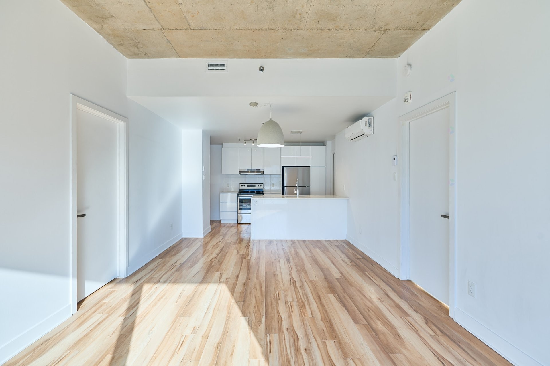 









205


Av. de l'Équinoxe

, 813,
Brossard,




QC
J4Z0P4

