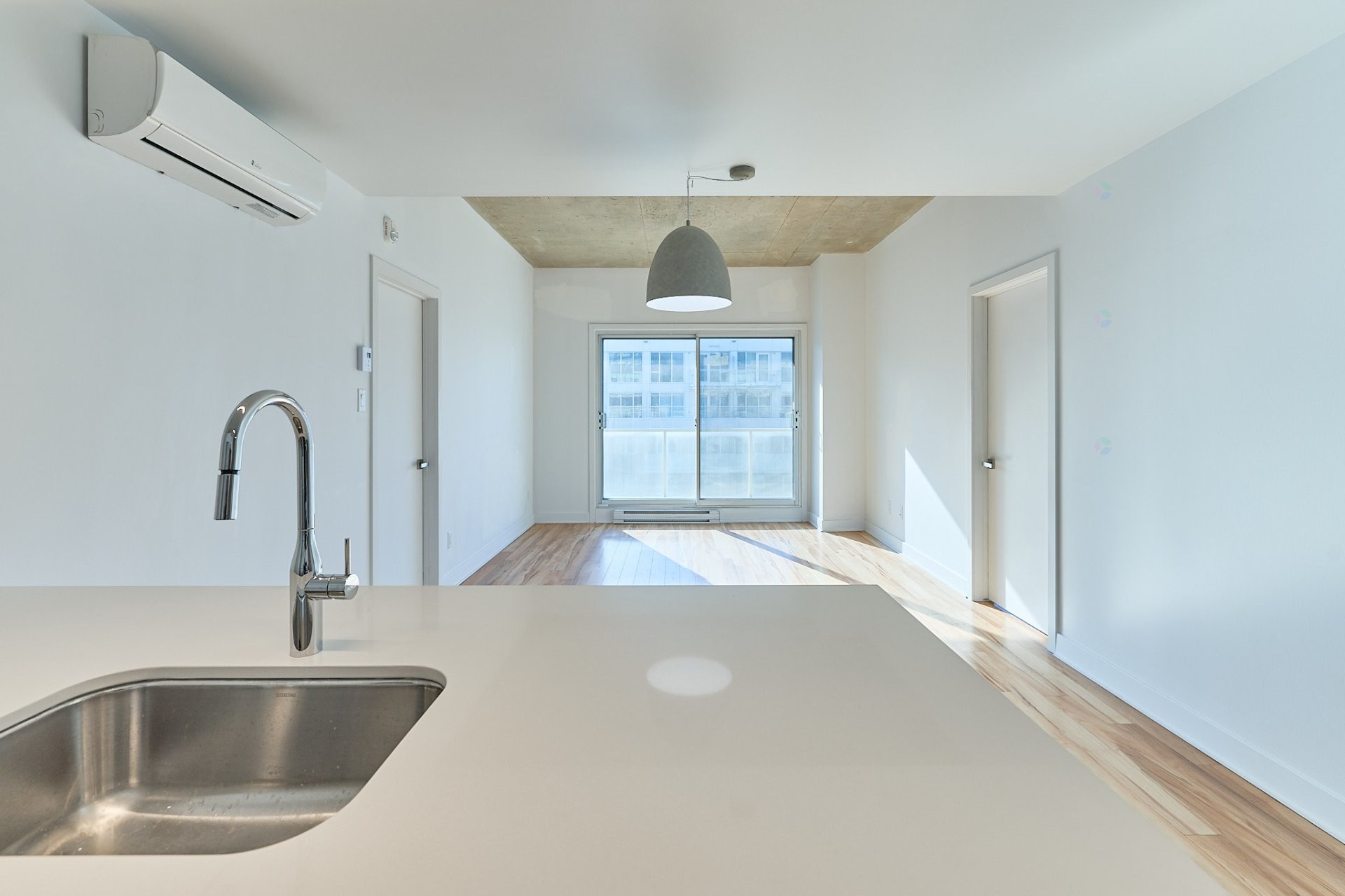 









205


Av. de l'Équinoxe

, 813,
Brossard,




QC
J4Z0P4

