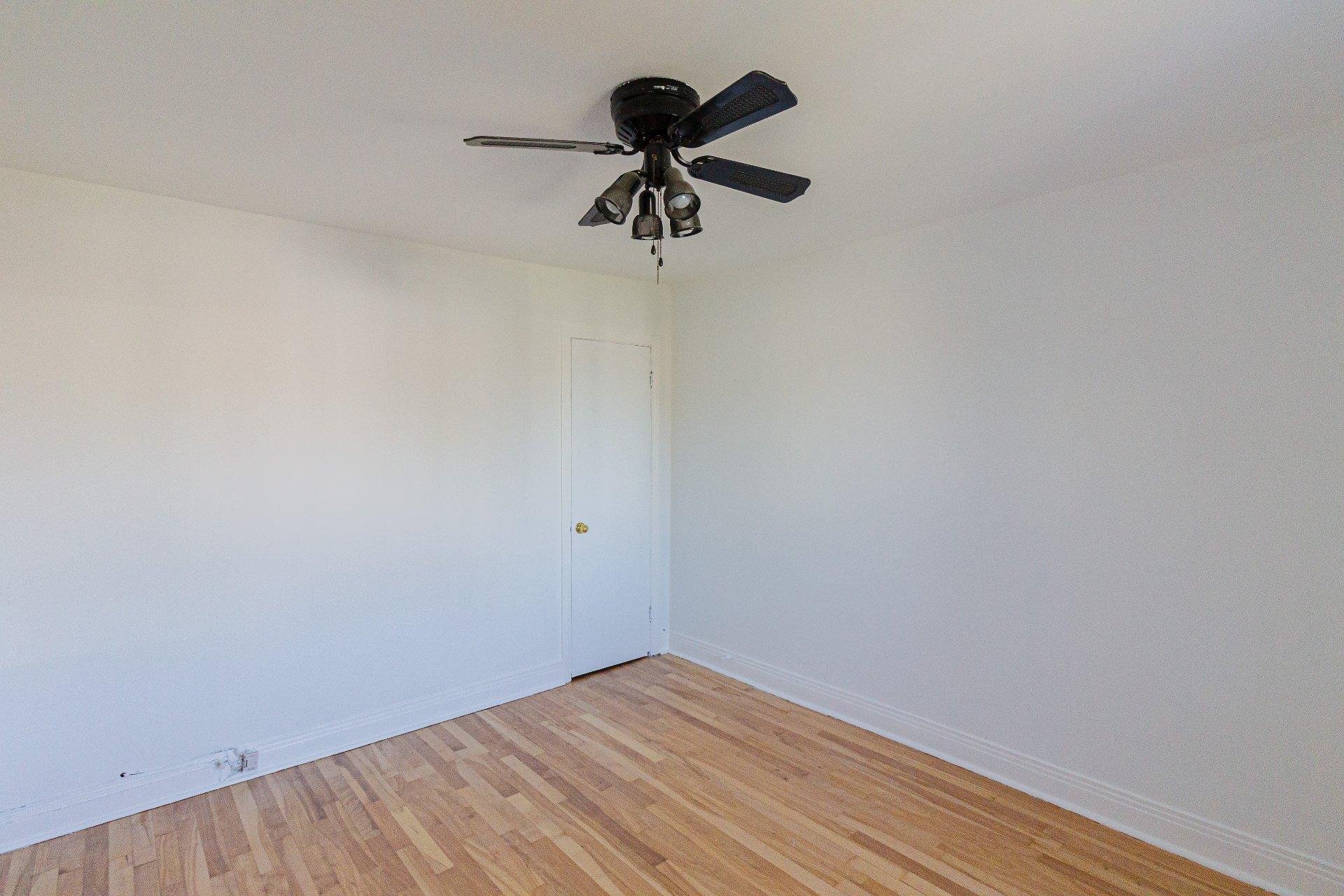 









2545


Av. Parkville

,
Montréal (Mercier/Hochelaga-Maisonneuve),




QC
H1N3A9

