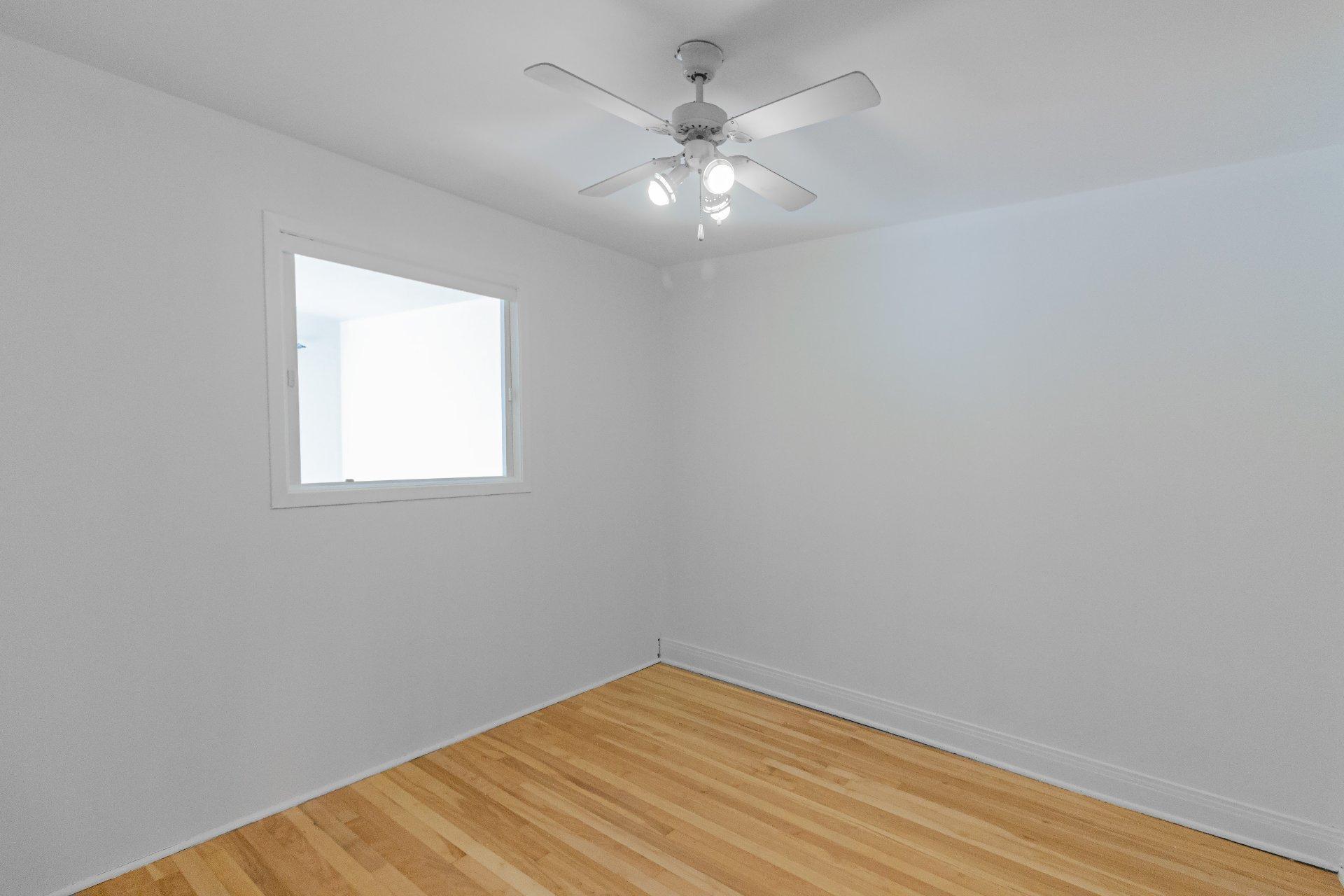 









2545


Av. Parkville

,
Montréal (Mercier/Hochelaga-Maisonneuve),




QC
H1N3A9

