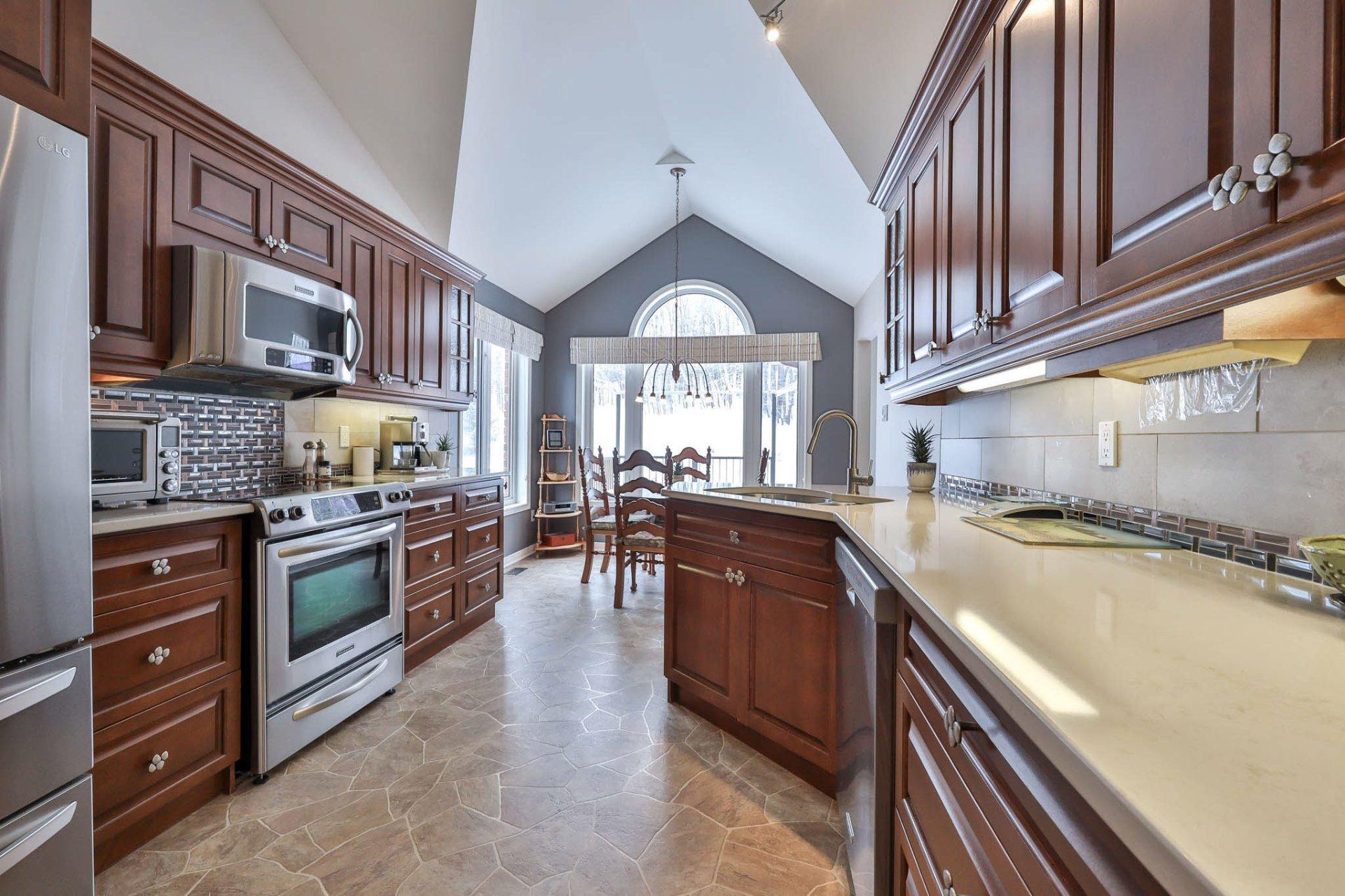 









151


Av. de la Citadelle

,
Gatineau (Hull),




QC
J8Z3L9

