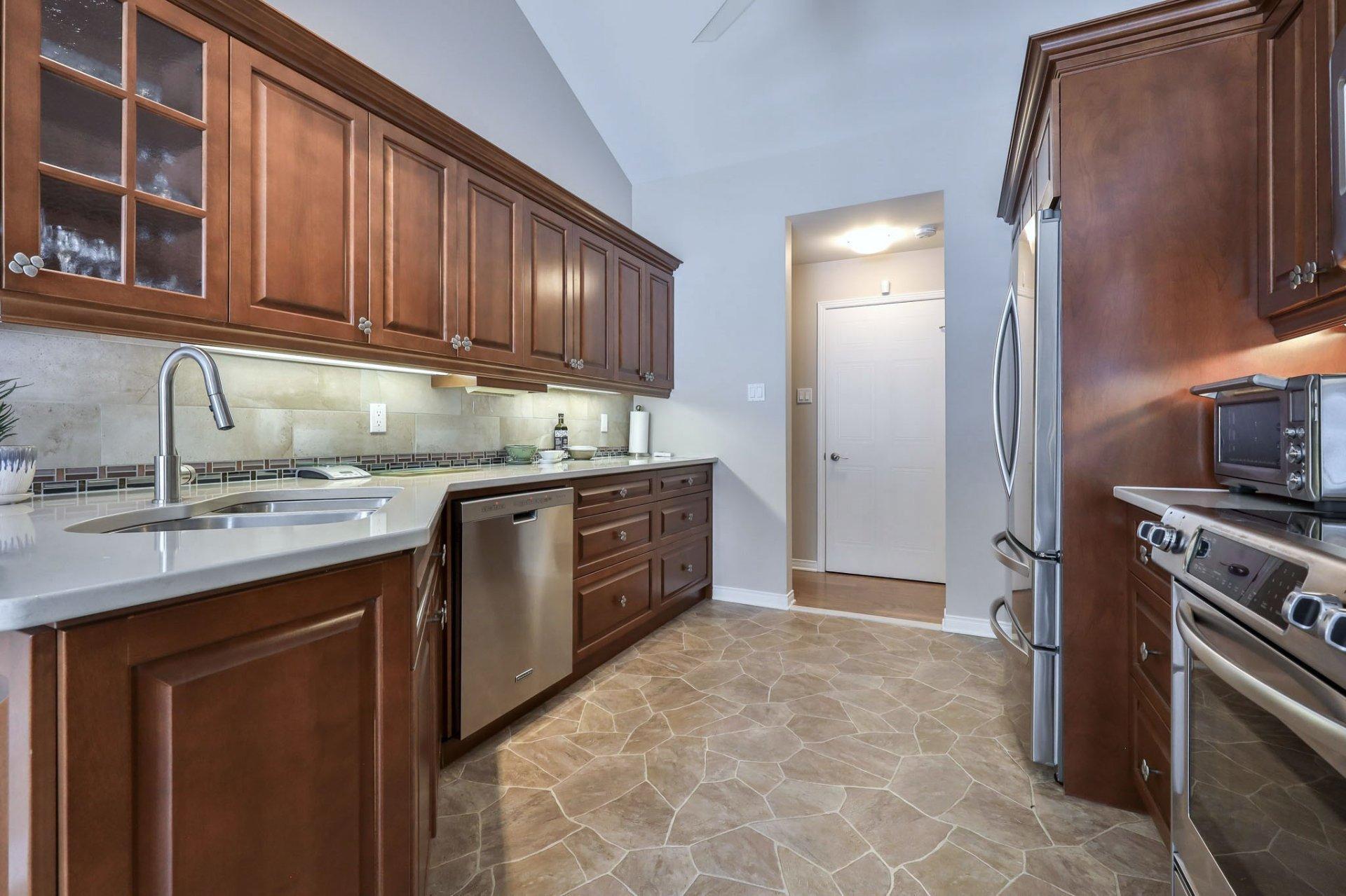 









151


Av. de la Citadelle

,
Gatineau (Hull),




QC
J8Z3L9

