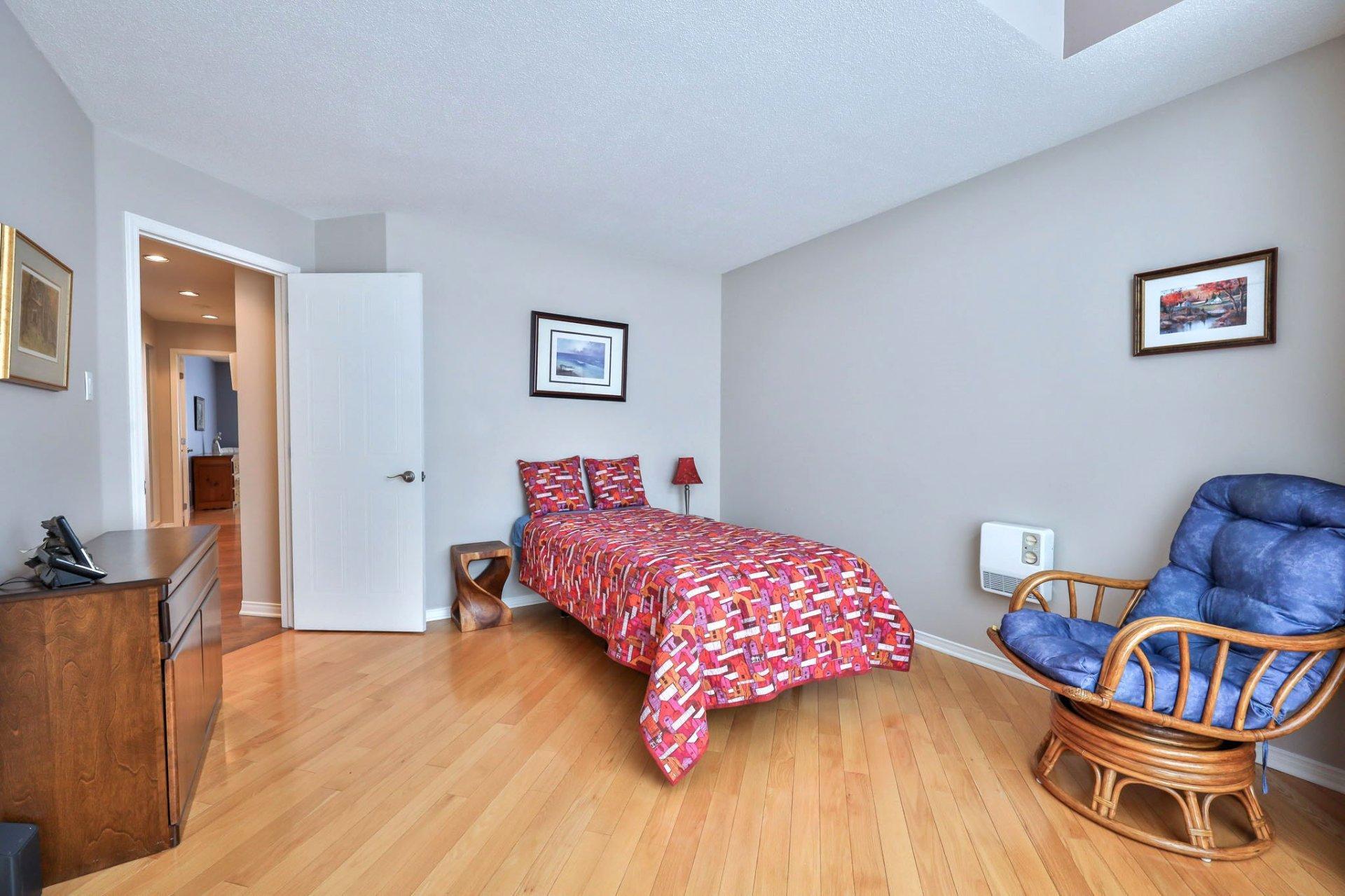 









151


Av. de la Citadelle

,
Gatineau (Hull),




QC
J8Z3L9

