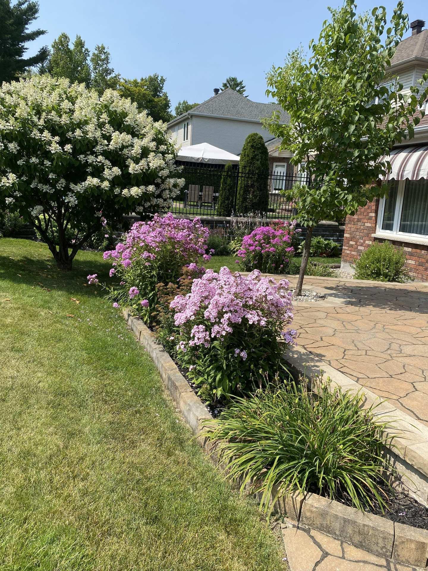 









151


Av. de la Citadelle

,
Gatineau (Hull),




QC
J8Z3L9

