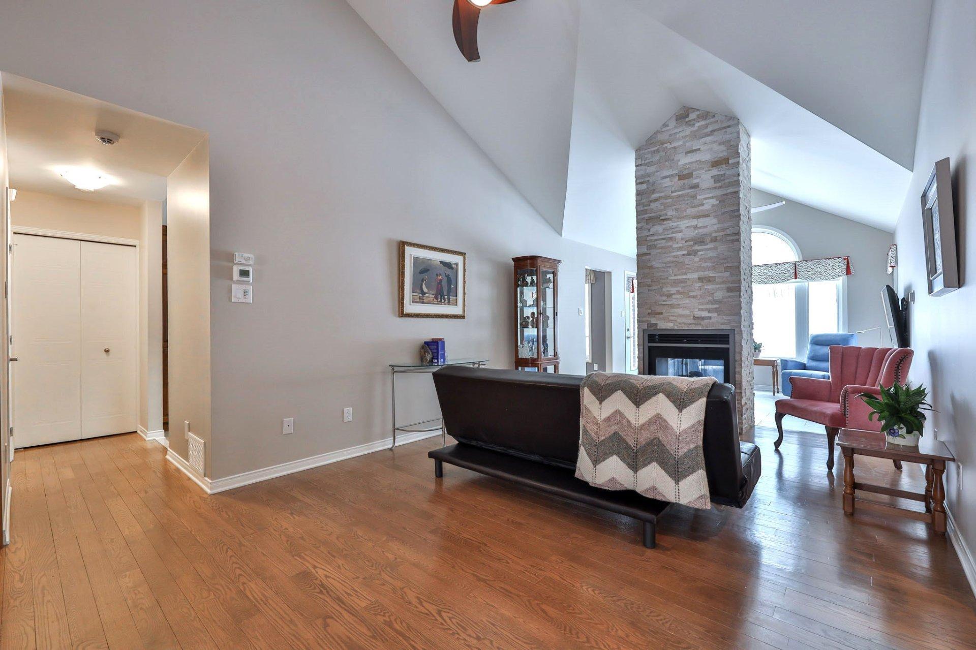 









151


Av. de la Citadelle

,
Gatineau (Hull),




QC
J8Z3L9

