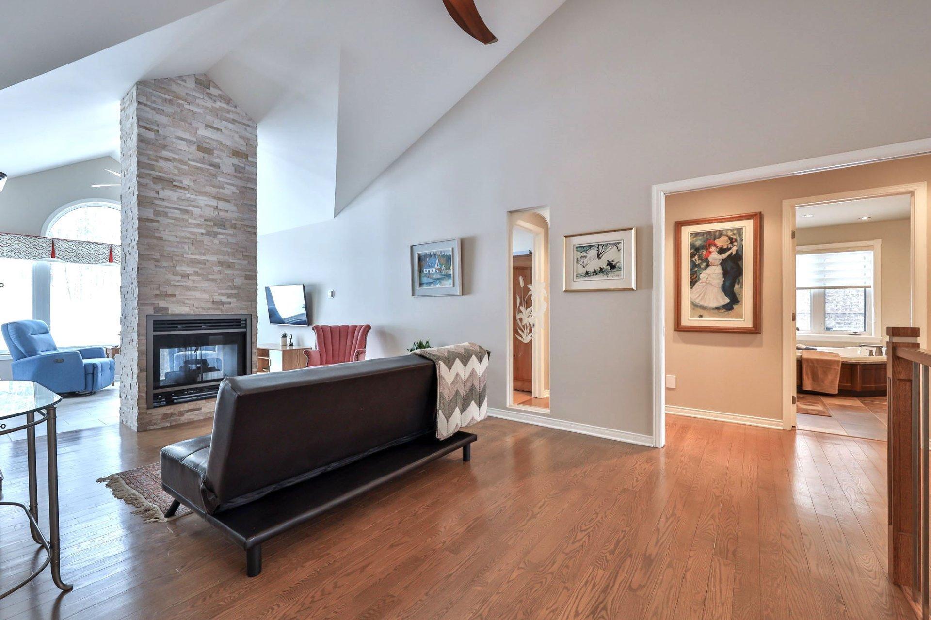 









151


Av. de la Citadelle

,
Gatineau (Hull),




QC
J8Z3L9

