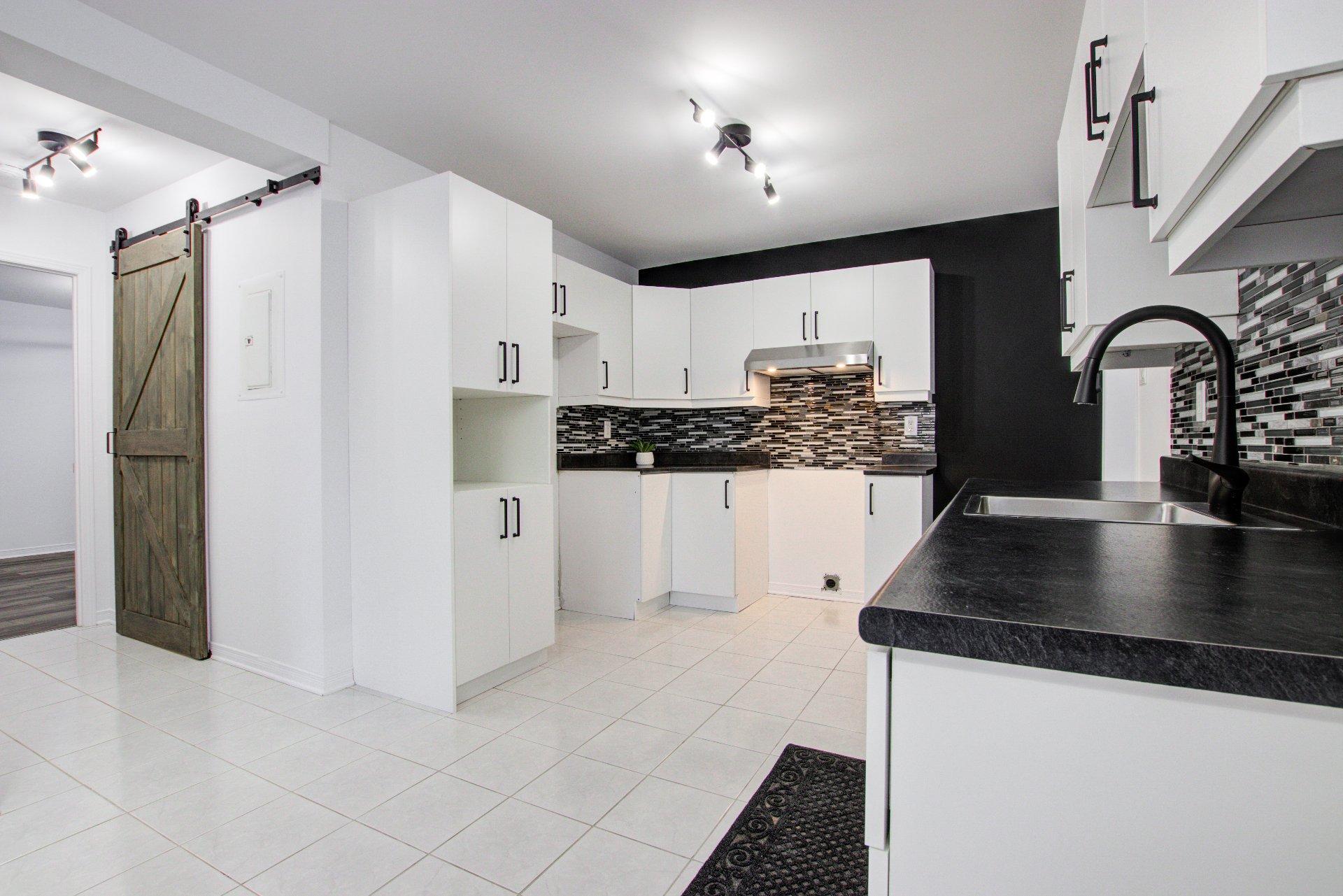 









5344


Rue Nantel

,
Longueuil (Saint-Hubert),




QC
J3Y9B4

