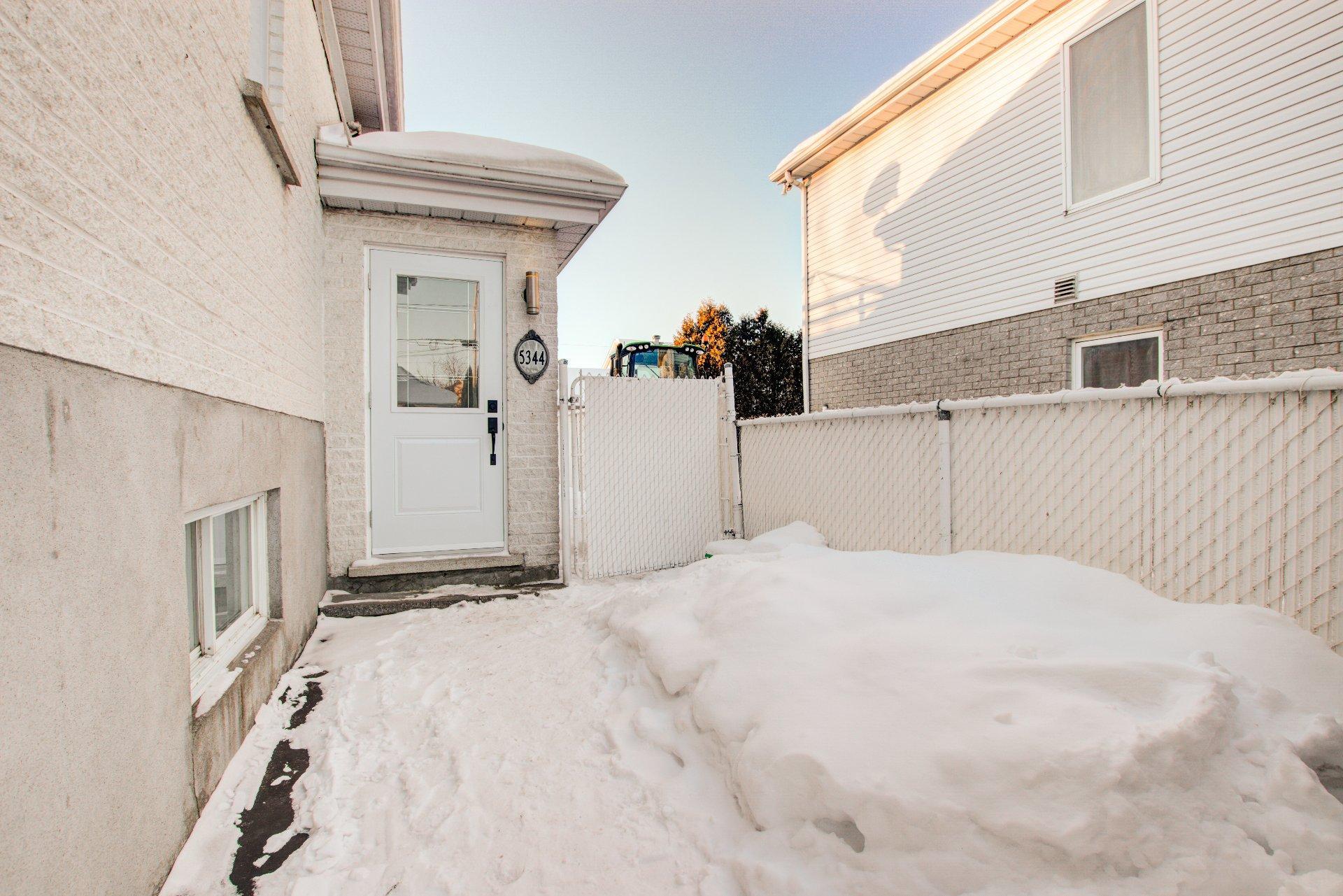 









5344


Rue Nantel

,
Longueuil (Saint-Hubert),




QC
J3Y9B4

