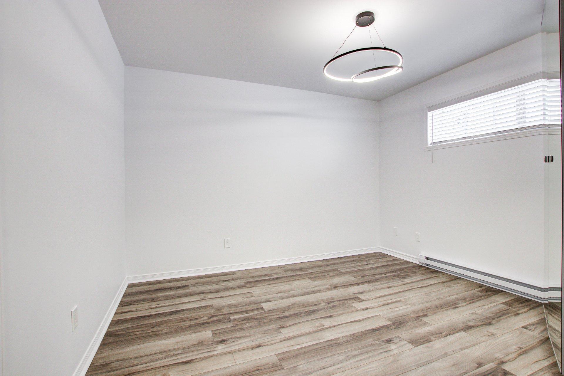 









5344


Rue Nantel

,
Longueuil (Saint-Hubert),




QC
J3Y9B4

