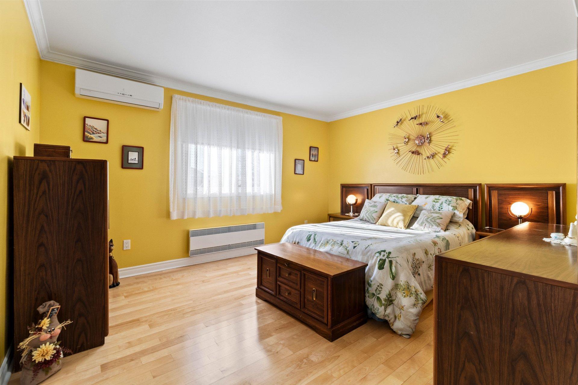 









1381


Boul. Gaétan-Boucher

,
Longueuil (Saint-Hubert),




QC
J3Z1C8

