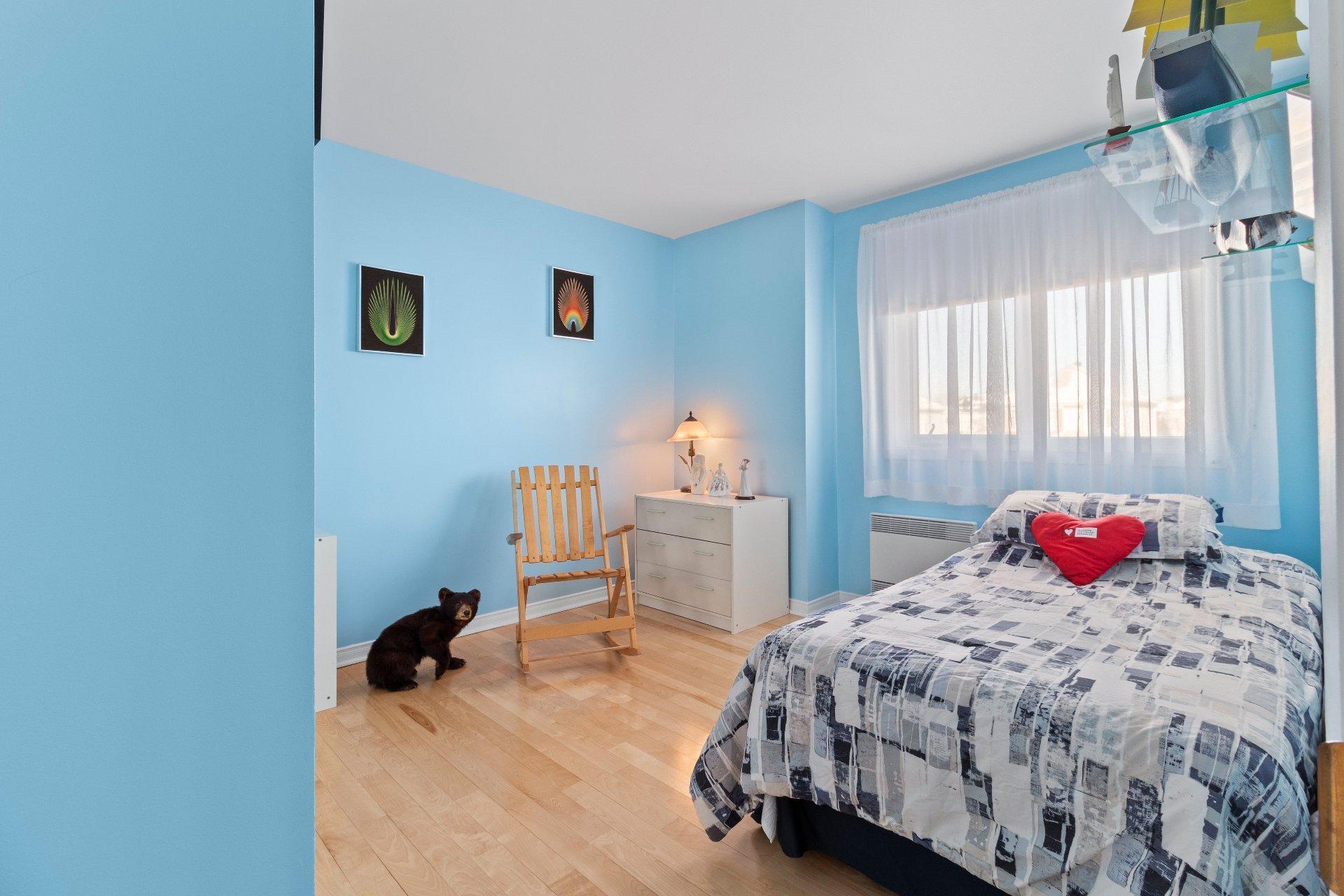 









1381


Boul. Gaétan-Boucher

,
Longueuil (Saint-Hubert),




QC
J3Z1C8

