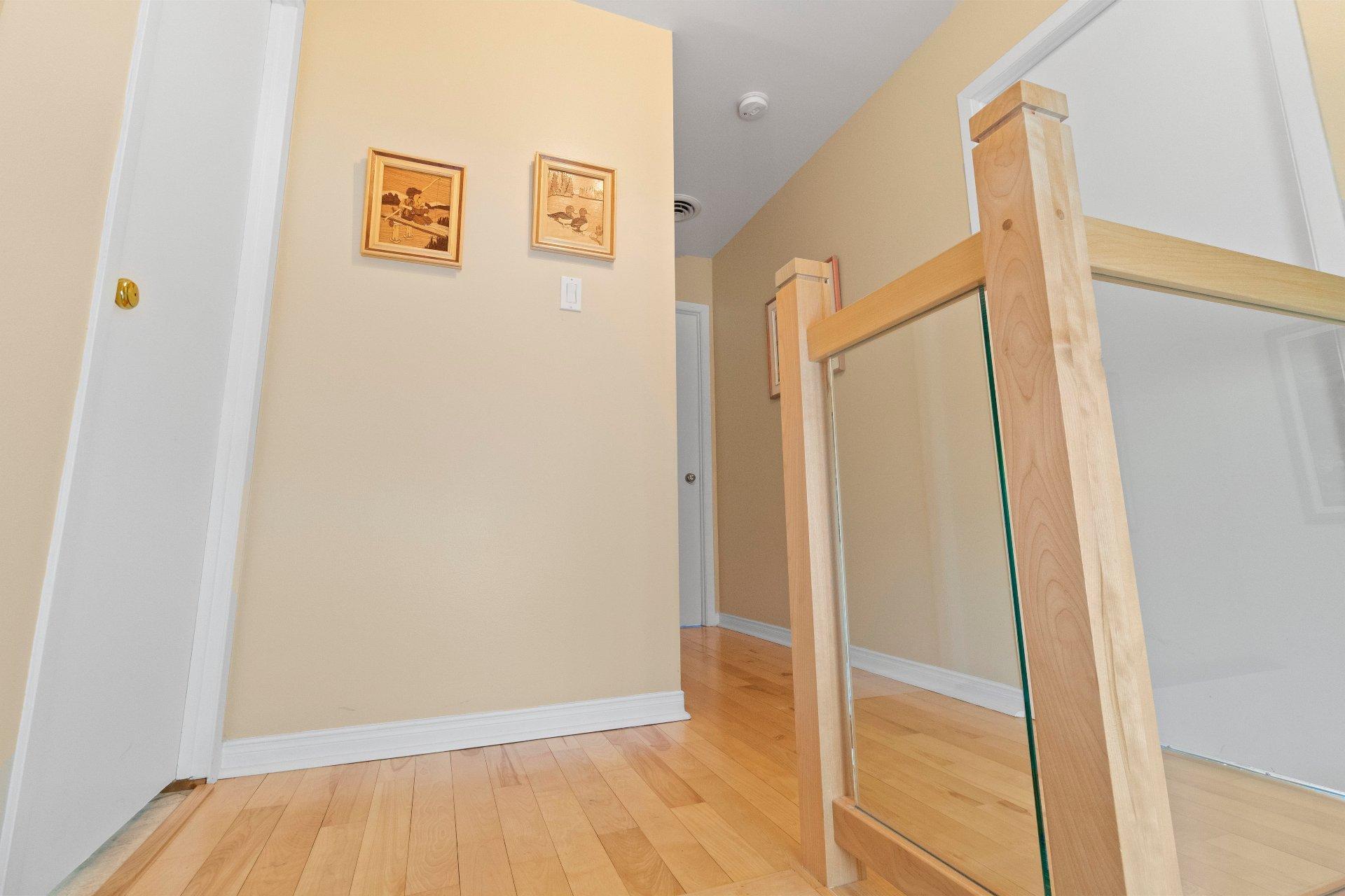 









1381


Boul. Gaétan-Boucher

,
Longueuil (Saint-Hubert),




QC
J3Z1C8

